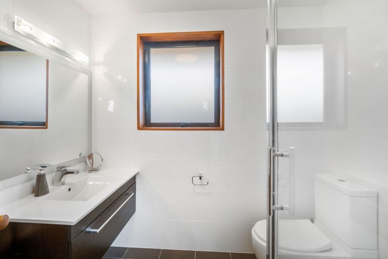 Photo of property in 20 Takaro Avenue, Sockburn, Christchurch, 8042