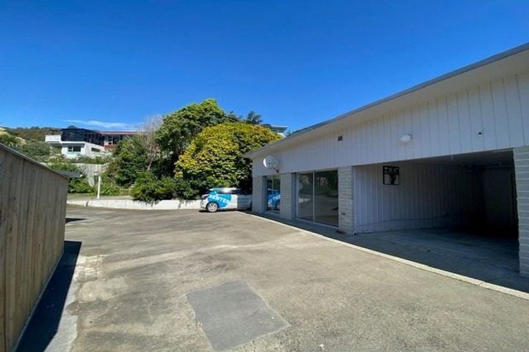 Photo of property in 3c Peckham Grove, Tawa, Wellington, 5028