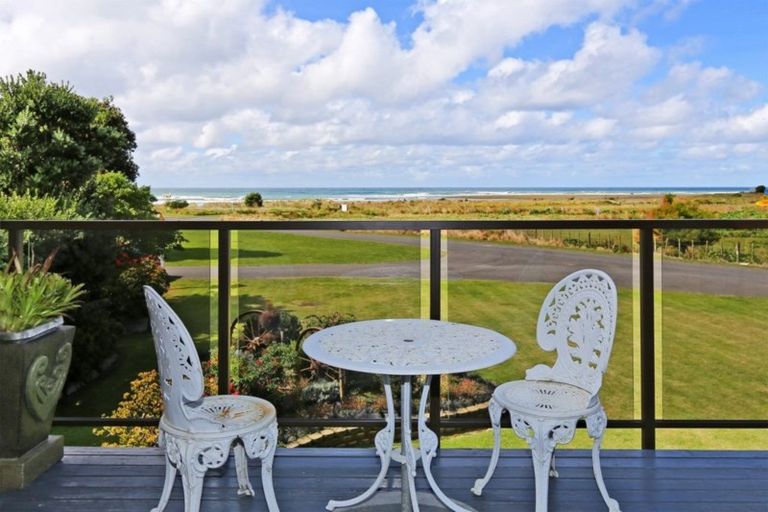 Photo of property in 1 Mchardy Place, Glenfield, Auckland, 0627