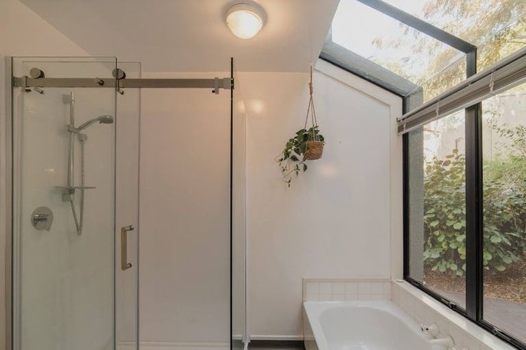 Photo of property in 105 Cannon Hill Crescent, Mount Pleasant, Christchurch, 8081