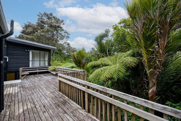 Photo of property in 37 York Road, Titirangi, Auckland, 0604