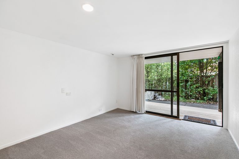 Photo of property in 75 Saddleback Rise, Murrays Bay, Auckland, 0630