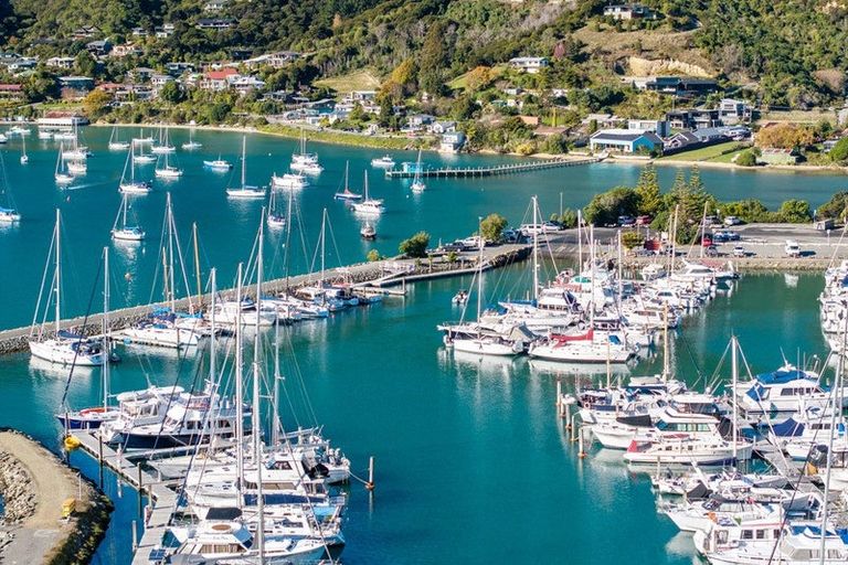 Photo of property in 37 Marina Drive, Waikawa, Picton, 7220