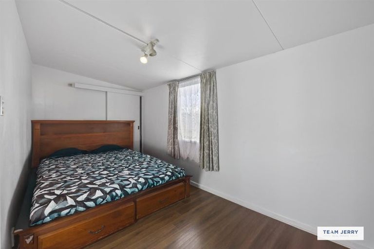 Photo of property in 9 Shalimar Place, Clover Park, Auckland, 2019