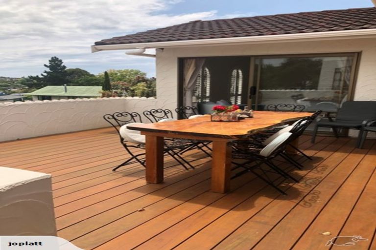 Photo of property in 31 Squirrel Lane, Browns Bay, Auckland, 0630