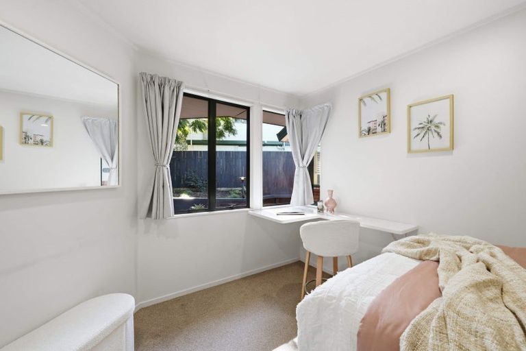 Photo of property in 2/18 Stredwick Drive, Torbay, Auckland, 0630