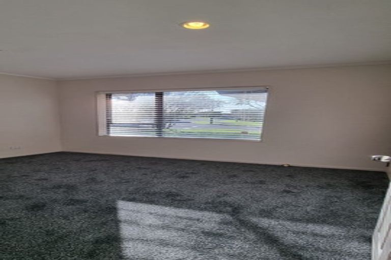 Photo of property in 1 Ardee Close, East Tamaki, Auckland, 2016