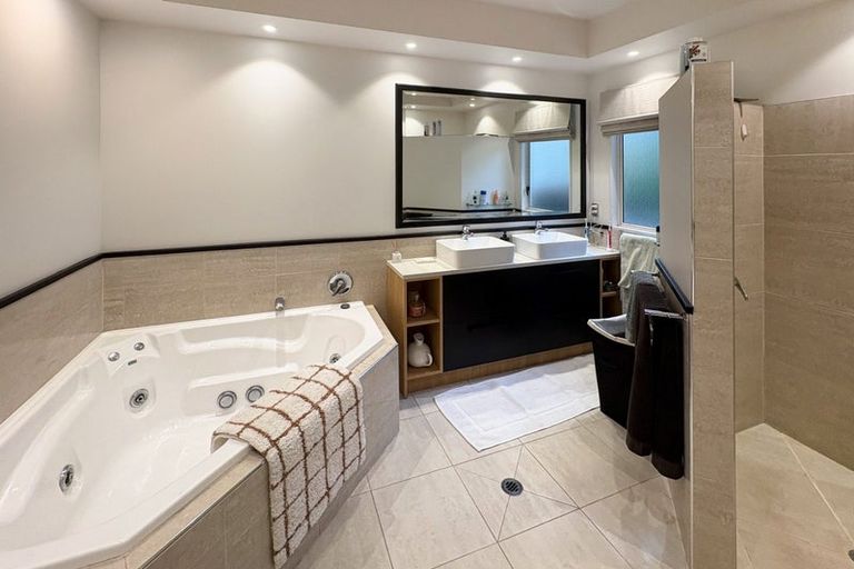 Photo of property in 3 Hayward Rise, Owhata, Rotorua, 3010