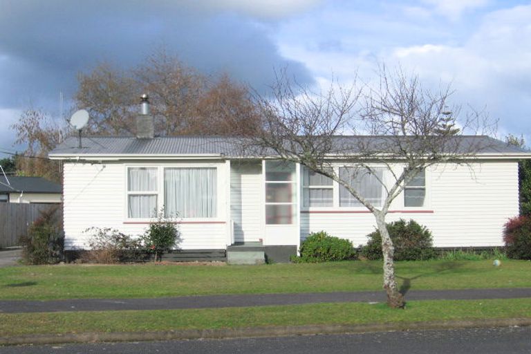 Photo of property in 32 Rawlings Street, Bader, Hamilton, 3206