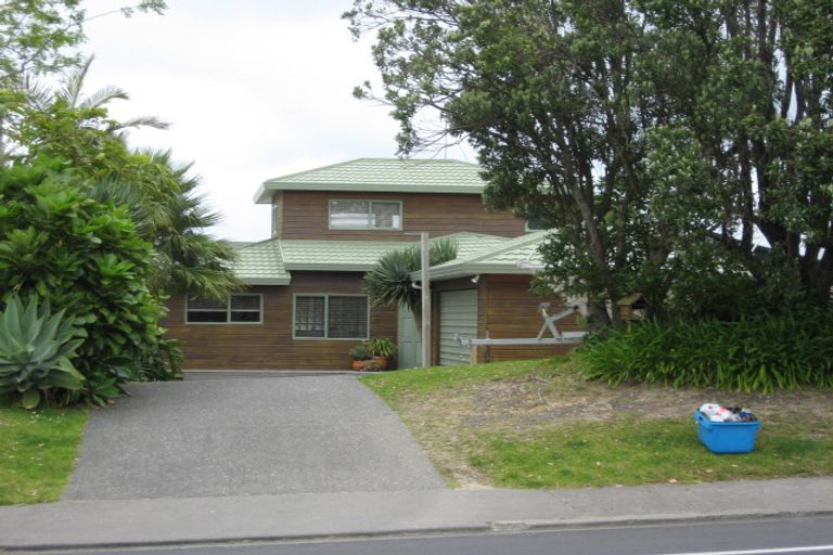 Photo of property in 1013 Whangaparaoa Road, Tindalls Beach, Whangaparaoa, 0930