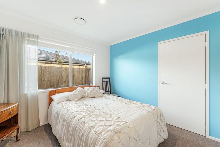 Photo of property in 34 Butterworth Crescent, Papamoa Beach, Papamoa, 3118