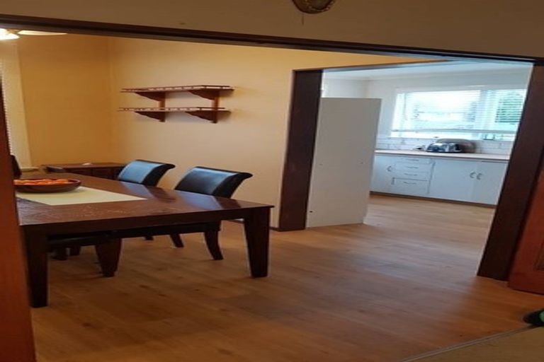 Photo of property in 8 Russell Street, Otane, 4202