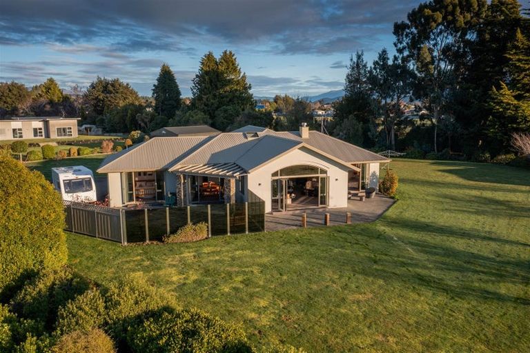 Photo of property in 11 Hawea Place, Te Anau, 9600