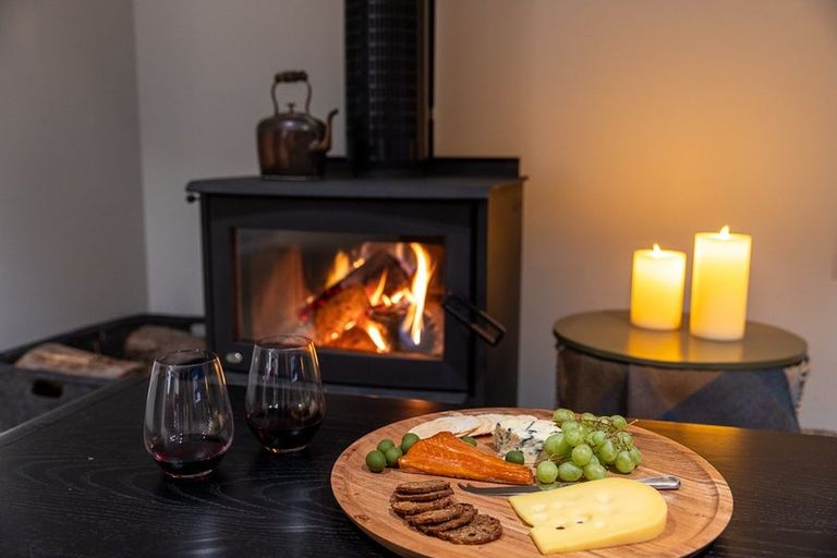 Photo of property in 18 Lookout Drive, Mount Creighton, Queenstown, 9371