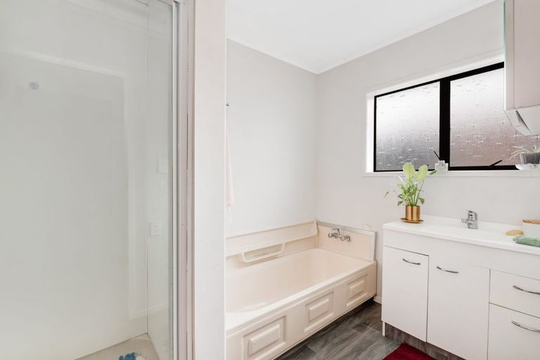 Photo of property in 1/140 Parkhurst Road, Parakai, 0830