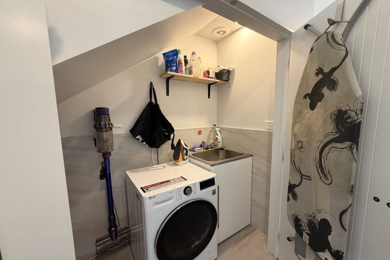 Photo of property in 3/18 Kaimai Avenue, Massey, Auckland, 0614