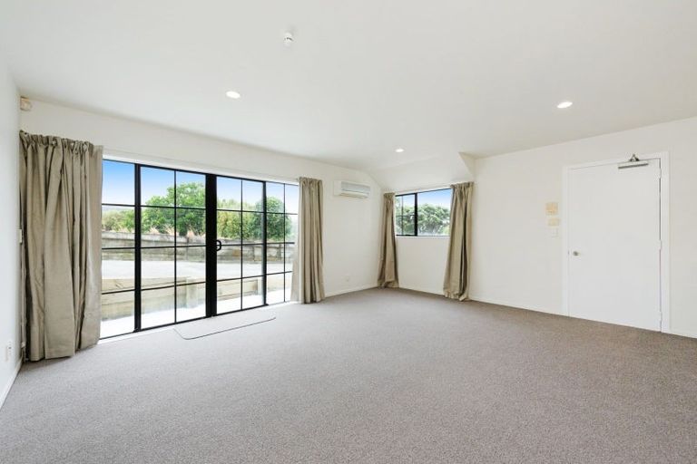 Photo of property in 42a Sheridan Terrace, Johnsonville, Wellington, 6037