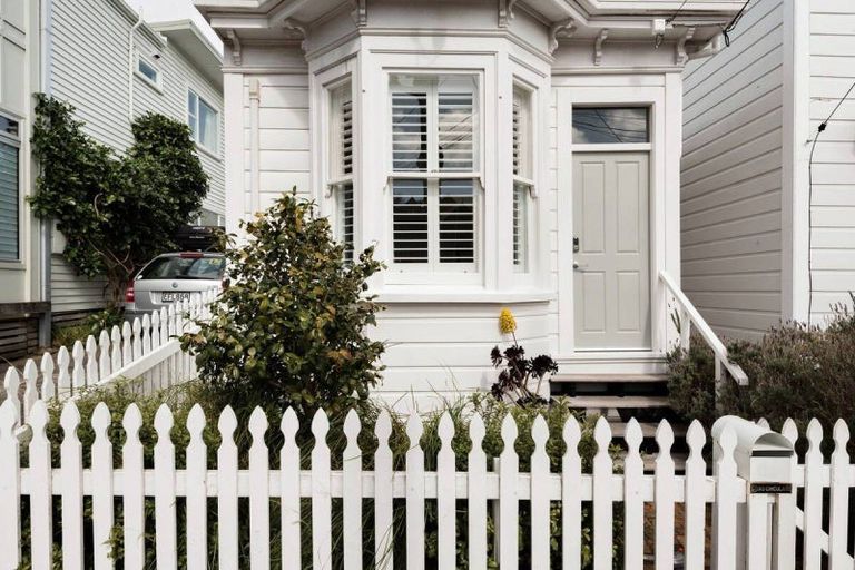 Photo of property in 76 Elizabeth Street, Mount Victoria, Wellington, 6011