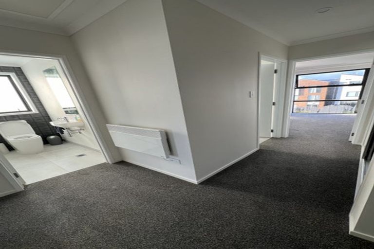 Photo of property in 32 Raranga Lane, Hobsonville, Auckland, 0616