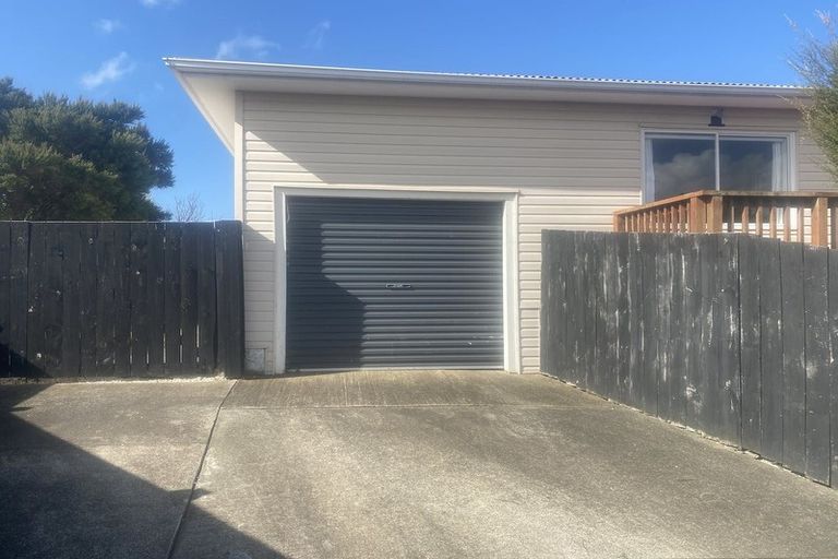 Photo of property in 3 Sispara Place, Beach Haven, Auckland, 0626
