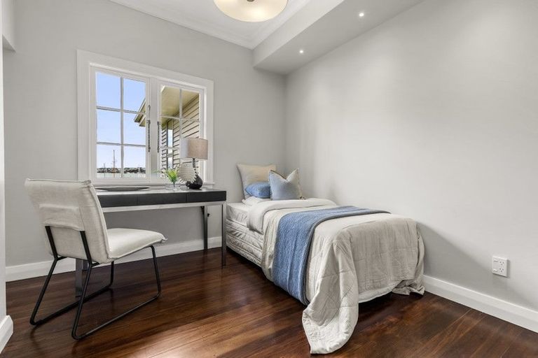 Photo of property in 5c Church Street, Devonport, Auckland, 0624