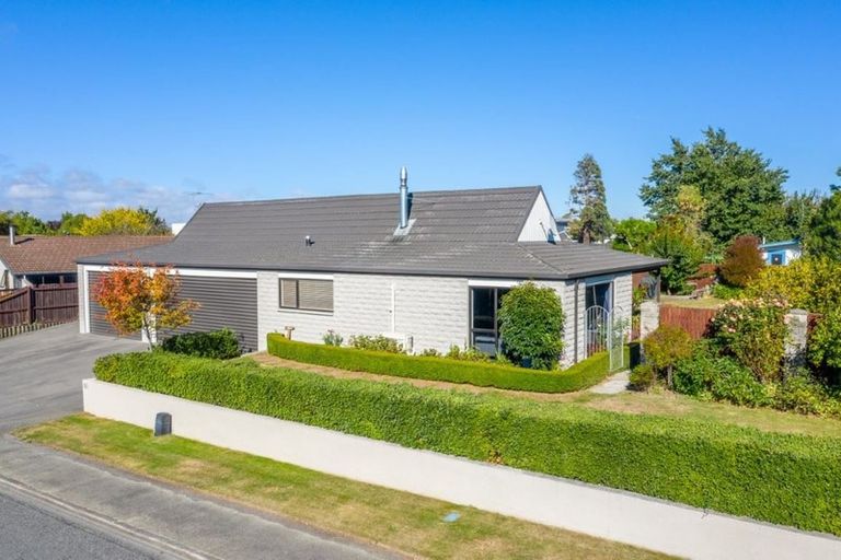 Photo of property in 61 Kowhai Avenue, Rangiora, 7400