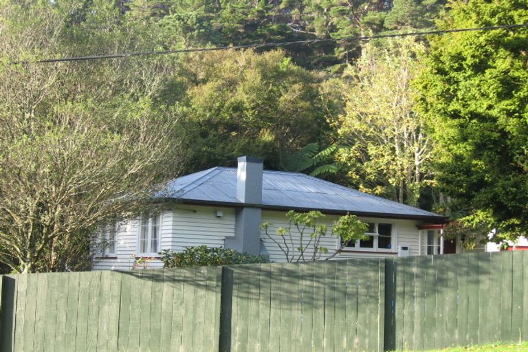 Photo of property in 511 Stokes Valley Road, Stokes Valley, Lower Hutt, 5019