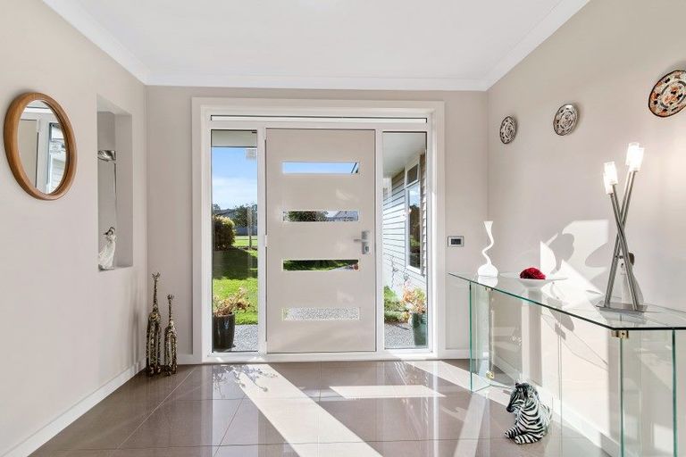 Photo of property in 19 Montgomery Crescent, Kinloch, Taupo, 3377