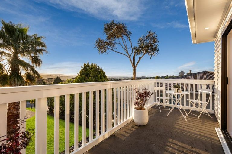 Photo of property in 19 Highland Avenue, Titirangi, Auckland, 0604