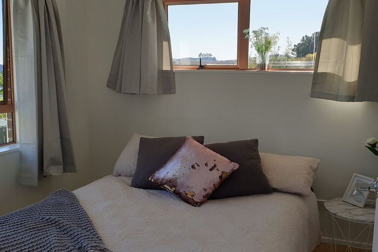 Photo of property in 3 Quinn Grove, Ranui, Porirua, 5024