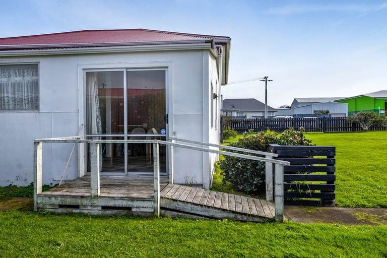 Photo of property in 9 Napier Street, Opunake, 4616