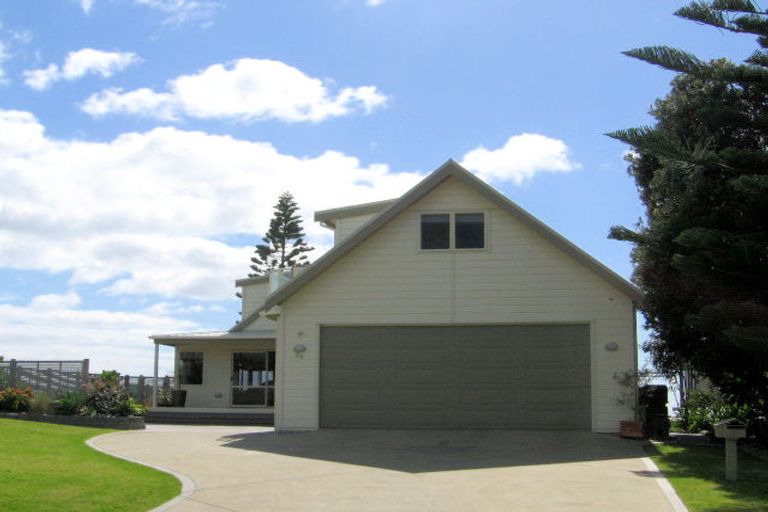 Photo of property in 59 Shaw Road, Waihi Beach, 3611