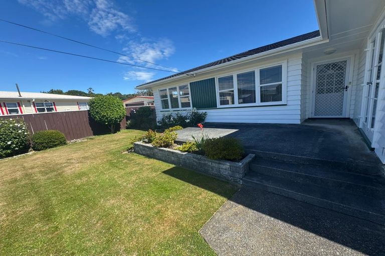 Photo of property in 33 Rosebank Avenue, Avalon, Lower Hutt, 5011