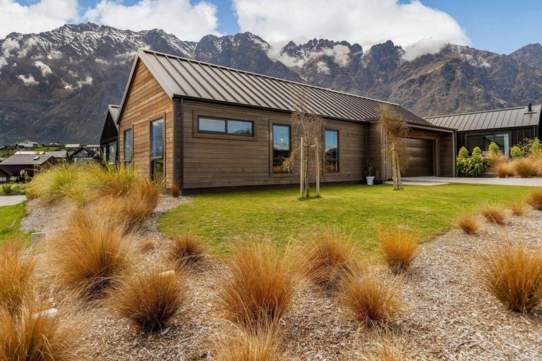 Photo of property in 4 Polperro Court, Jacks Point, Queenstown, 9371