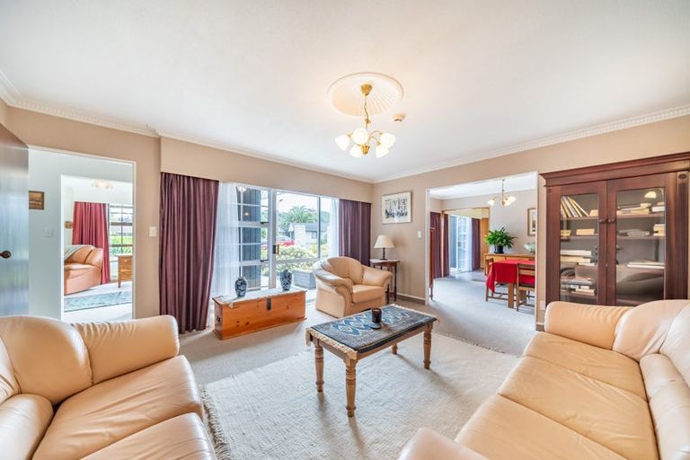 Photo of property in 11 Observatory Close, Whitby, Porirua, 5024
