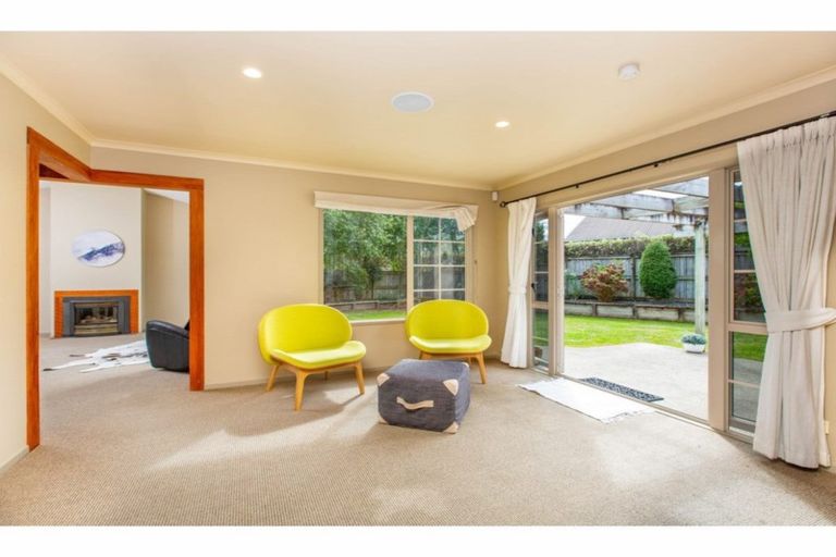 Photo of property in 18 Roderick Place, Rototuna, Hamilton, 3210