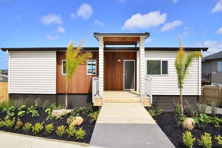 Photo of property in 66 Maire Road, Orewa, 0931