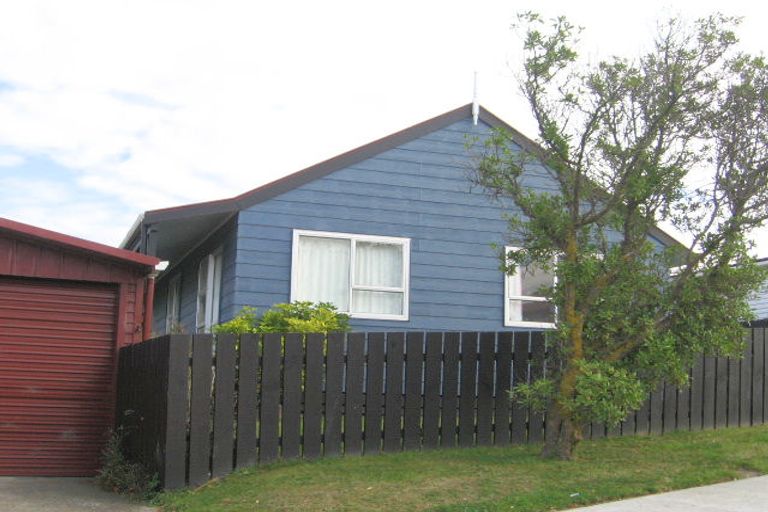 Photo of property in 39 Frobisher Street, Island Bay, Wellington, 6023