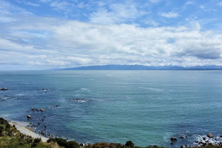 Photo of property in 5 Tamatea Street, Pahia, Riverton, 9881