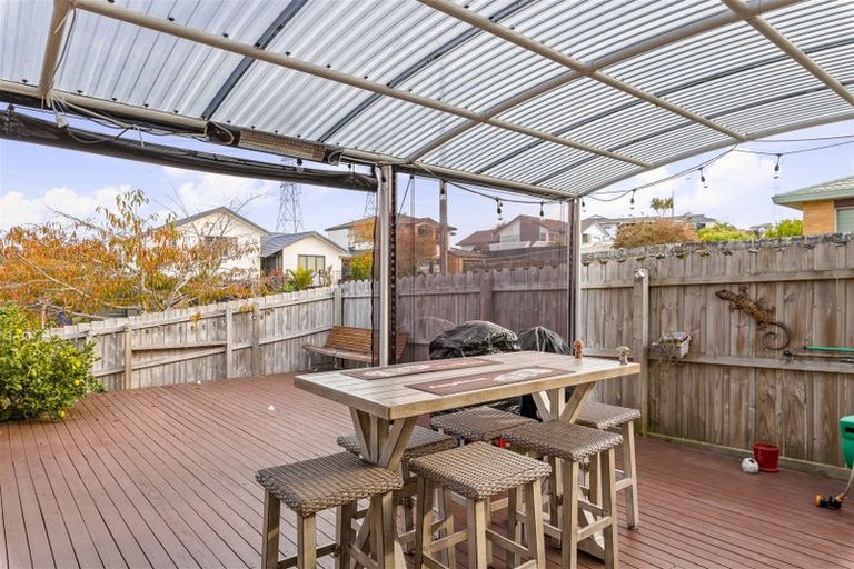 Photo of property in 51 Broadfield Street, Massey, Auckland, 0614