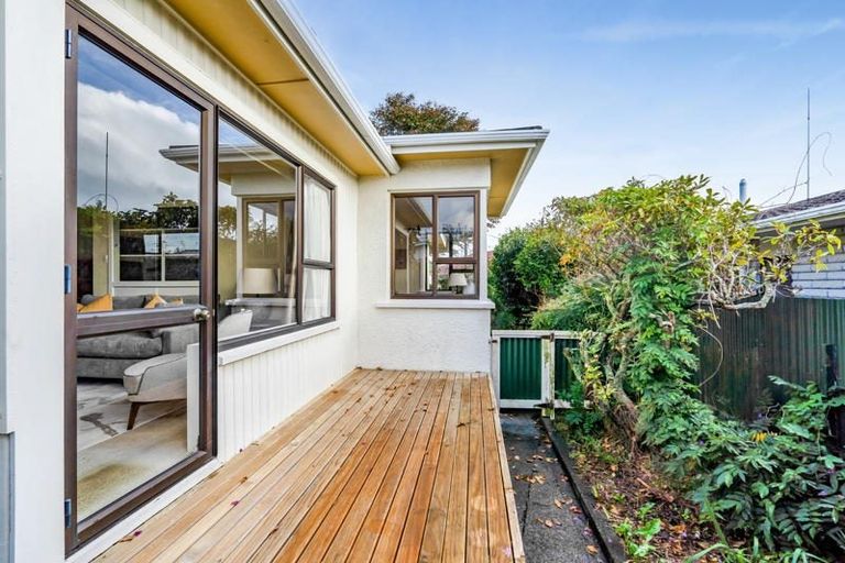 Photo of property in 10 Seddon Street, Westown, New Plymouth, 4310