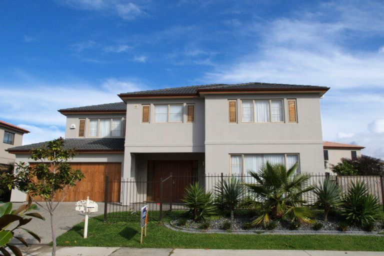 Photo of property in 7 Cherrywood Crescent, Northpark, Auckland, 2013