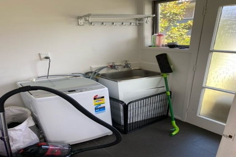 Photo of property in 1/19 Kathleen Street, Totara Vale, Auckland, 0627