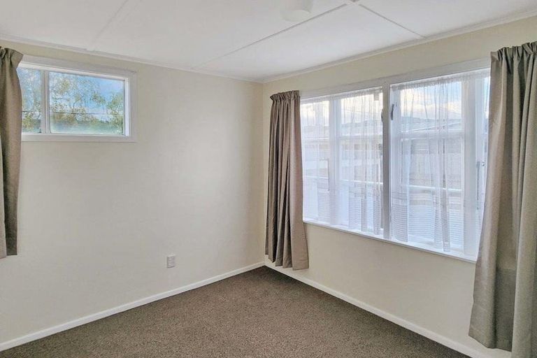 Photo of property in 2 Avery Grove, Boulcott, Lower Hutt, 5011