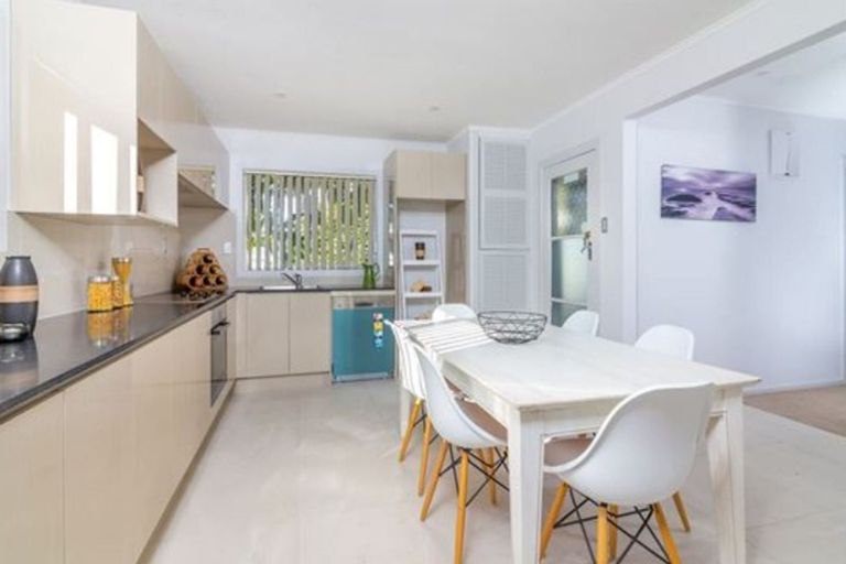 Photo of property in 139 Henderson Valley Road, Henderson, Auckland, 0612