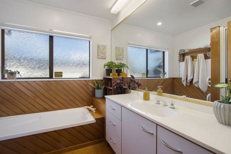 Photo of property in 16 Jocelyn Street, Katikati, 3129