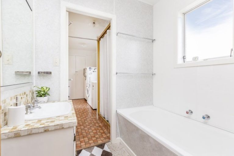 Photo of property in 68 Para Street, Miramar, Wellington, 6022