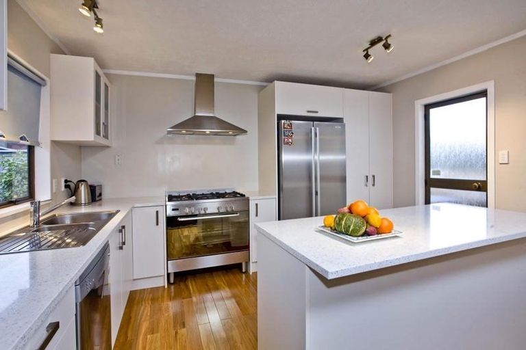 Photo of property in 23 Kennedy Avenue, Forrest Hill, Auckland, 0620