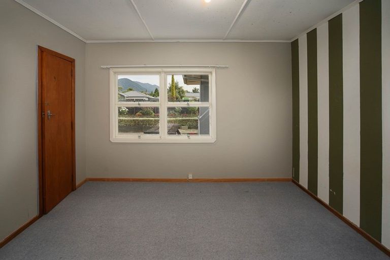 Photo of property in 22 Hampden Street, Murchison, 7007