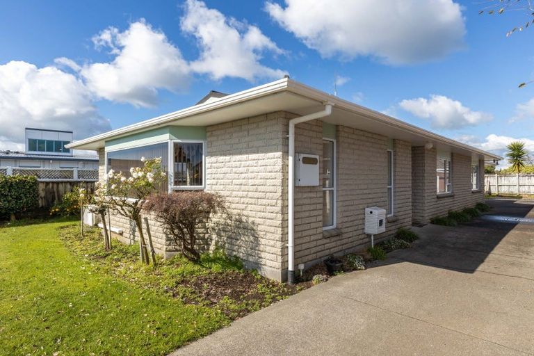 Photo of property in 103 Tukapa Street, Westown, New Plymouth, 4310